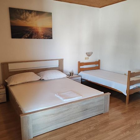 Apartments And Rooms With Parking Space Brela, Makarska - 6895 외부 사진