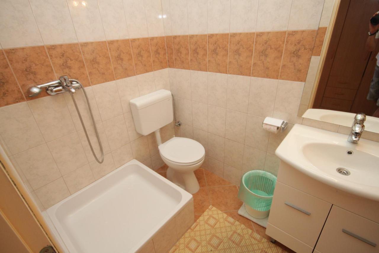 Apartments And Rooms With Parking Space Brela, Makarska - 6895 외부 사진